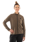 The model is 5' 8" wearing size Medium.