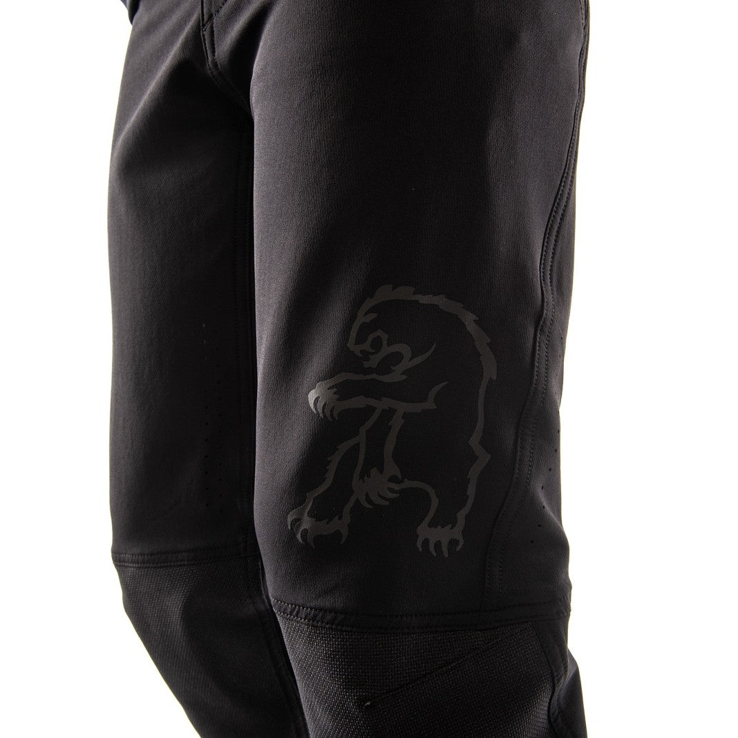 Model is 5' wearing size 12.